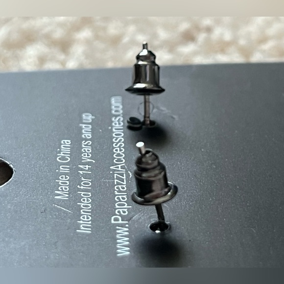 🆕 Blingy Sparkly Winged Post Earrings 🪽🪽 - Picture 4 of 5